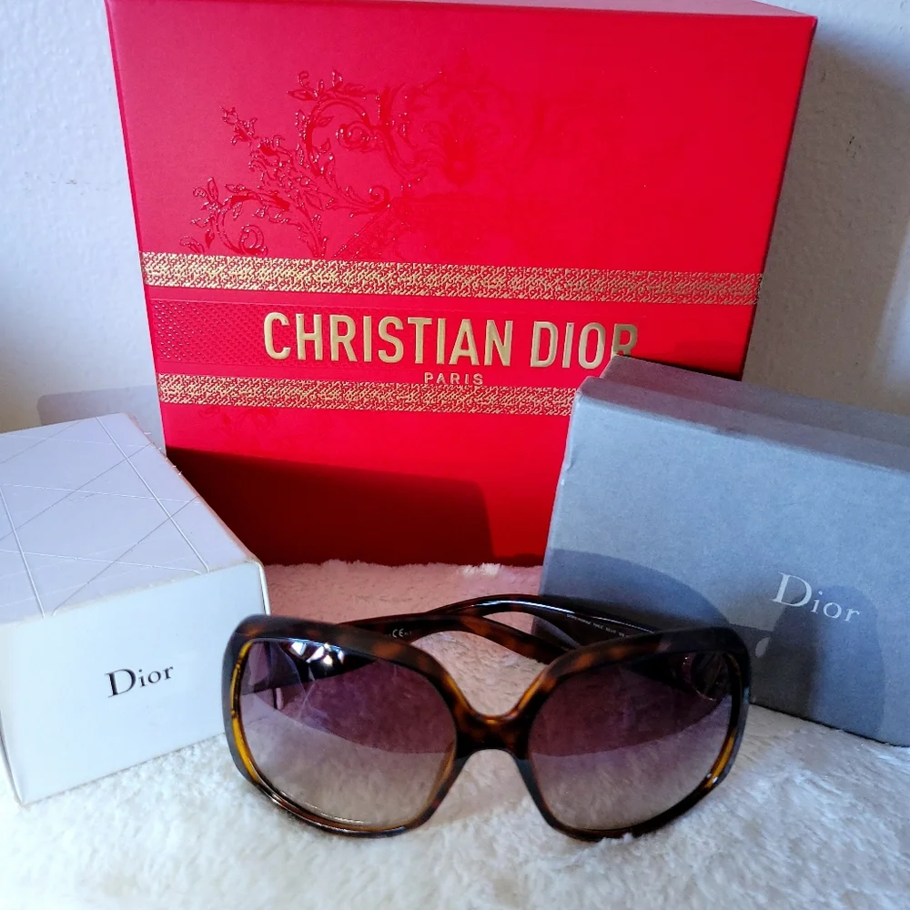 Christian DIOR Vintage Sunglass With a Case And DIOR Box - Picture 3 of 8